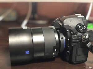 D850とZEISS Milvus 1.4/85 レンズフード装着